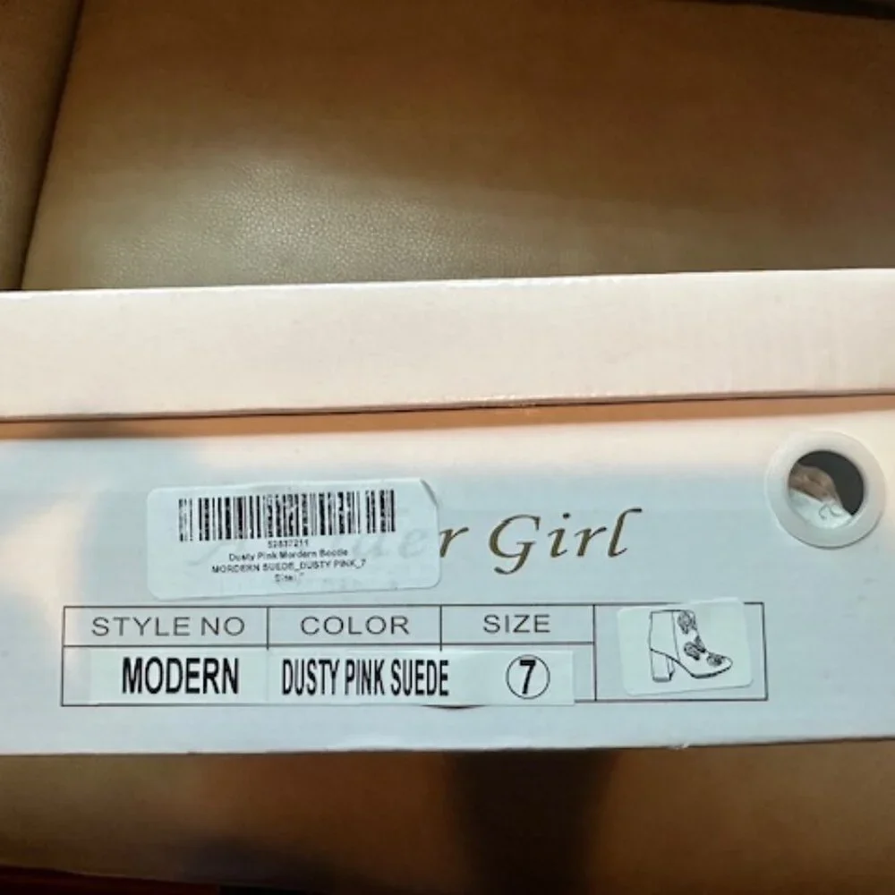 A RIDER GIRL DUSTY PINK SUEDE ANKLE BOOTS WITH EMBROIDERED FRONT DESIGN.  SZ 7 - Picture 7 of 8